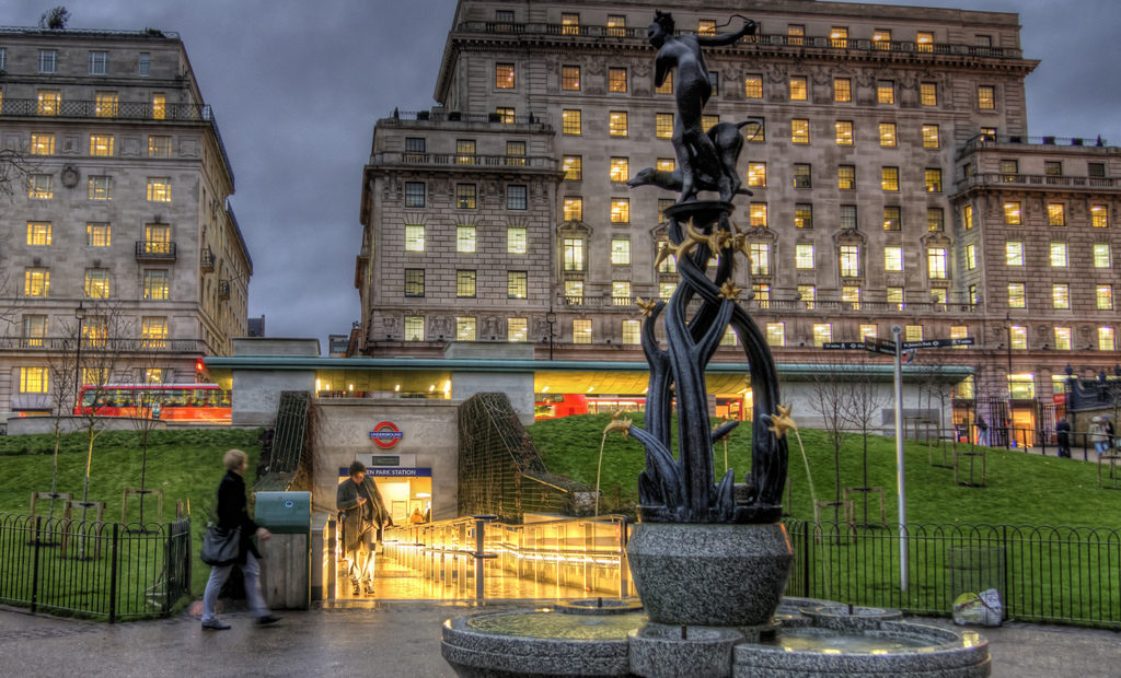 Entrance-To-Green-Park-Tube-Station