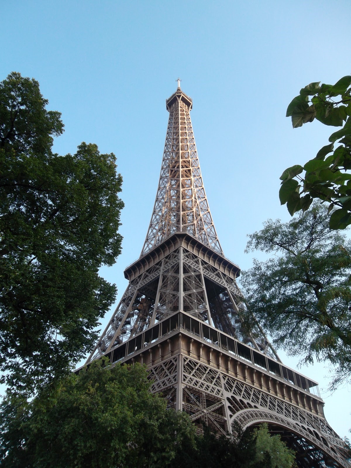 Eiffel_Tower