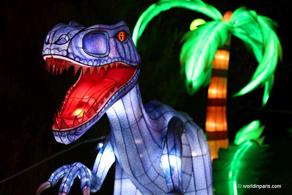 Lights-Festival-Paris-dinosaur