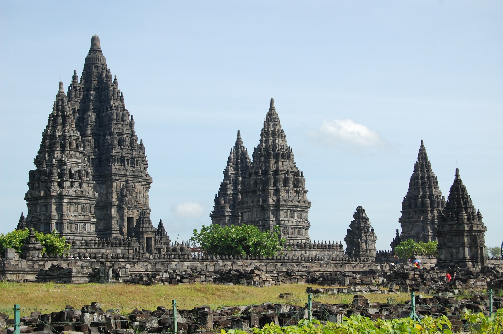 temple-in-indonesia
